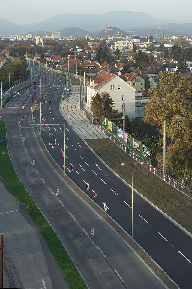 Livebild Baukamera 1 - Webcam 'Triester Straße nach Norden' - Baustelle zweigleisiger Ausbau der Straßenbahnlinie 5, Graz-Puntigam (ca. 5 Minuteninterval)