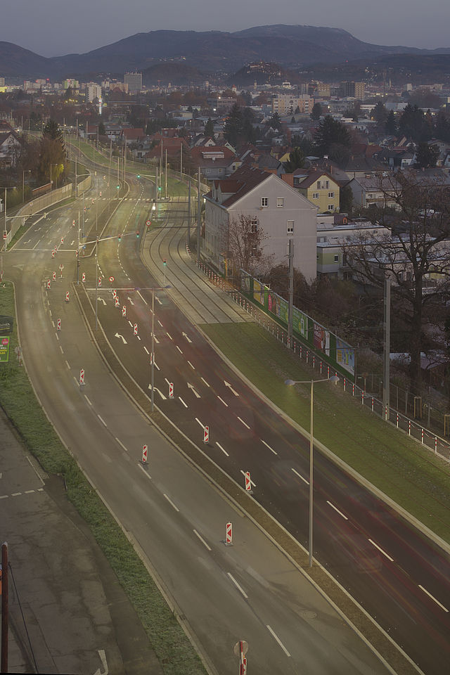 Livebild Baukamera 1 - Webcam 'Triester Straße nach Norden' - Baustelle zweigleisiger Ausbau der Straßenbahnlinie 5, Graz-Puntigam (ca. 5 Minuteninterval)