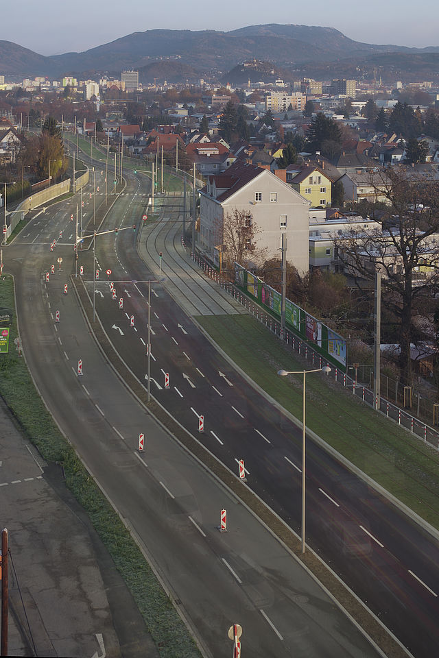 Livebild Baukamera 1 - Webcam 'Triester Straße nach Norden' - Baustelle zweigleisiger Ausbau der Straßenbahnlinie 5, Graz-Puntigam (ca. 5 Minuteninterval)