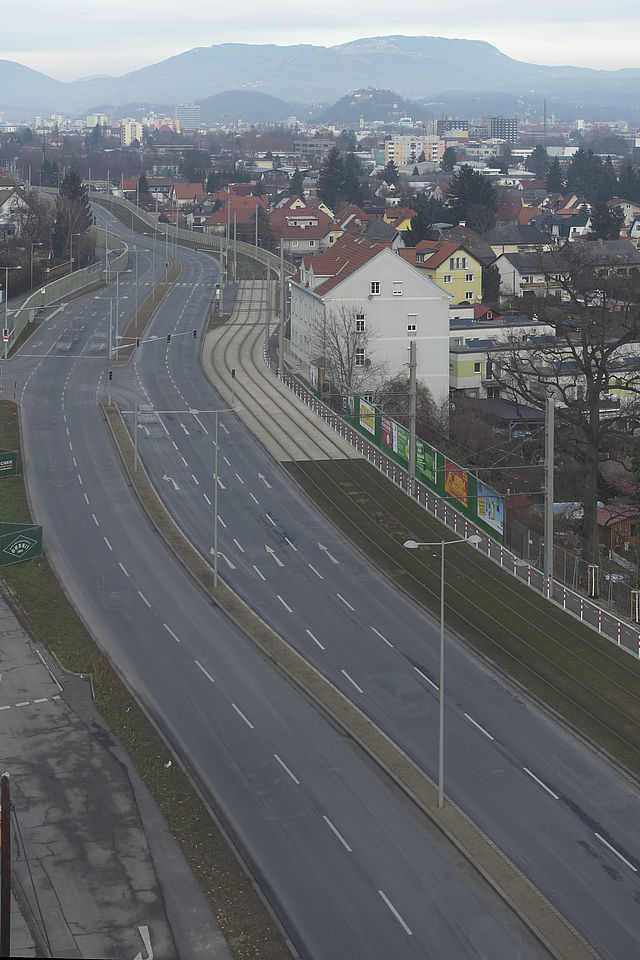 Livebild Baukamera 1 - Webcam 'Triester Straße nach Norden' - Baustelle zweigleisiger Ausbau der Straßenbahnlinie 5, Graz-Puntigam (ca. 5 Minuteninterval)